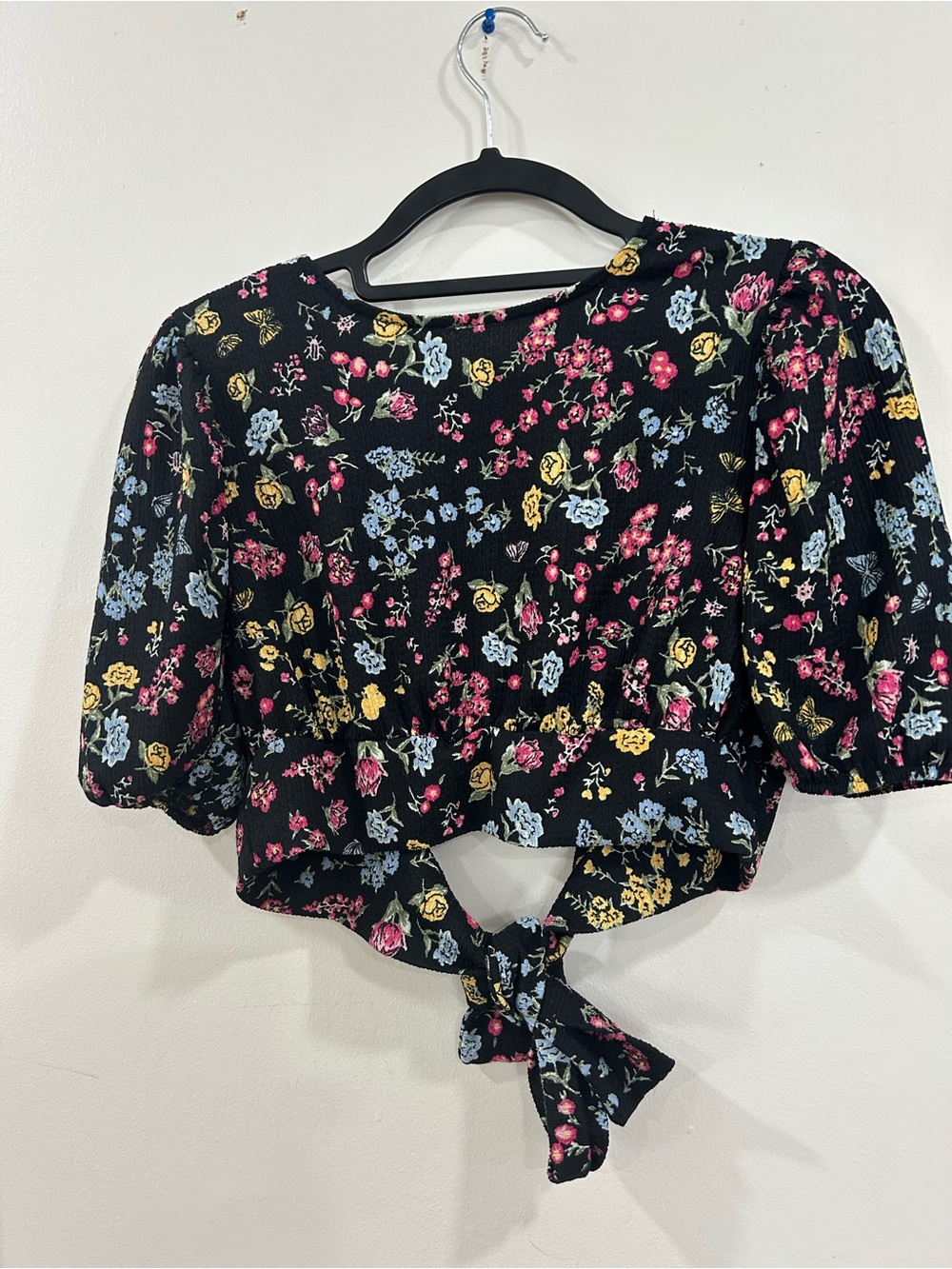Black Floral Open-Back Tie Crop Top size S - Picture 2 of 3